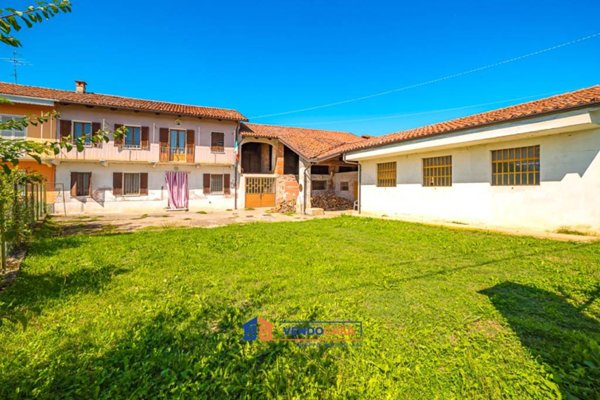casa indipendente in vendita a Cherasco in zona San Giovanni