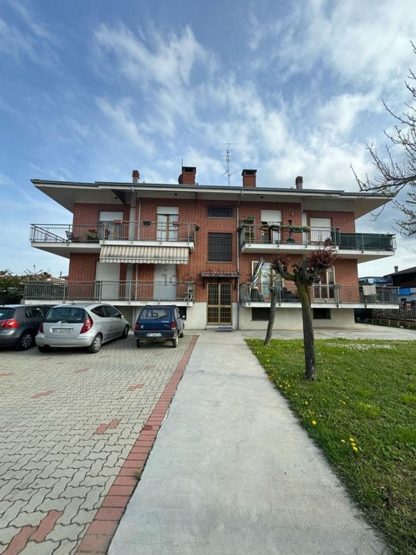 appartamento in vendita a Cherasco in zona Roreto