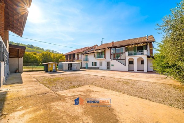 casa indipendente in vendita a Cherasco