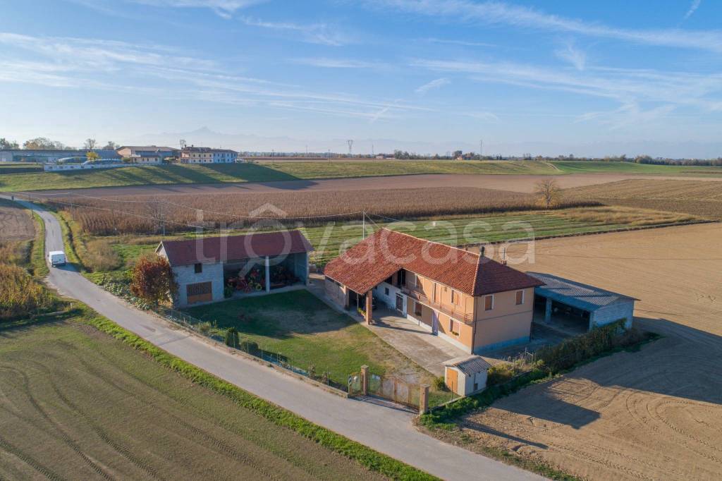 casa indipendente in vendita a Cherasco