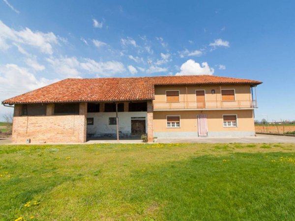 casa indipendente in vendita a Cherasco
