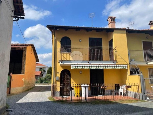 casa indipendente in vendita a Cherasco in zona Roreto