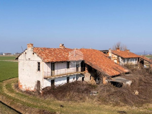 casa indipendente in vendita a Cherasco in zona San Giovanni