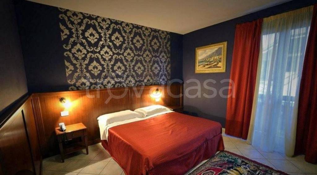 negozio in vendita a Cherasco in zona Roreto