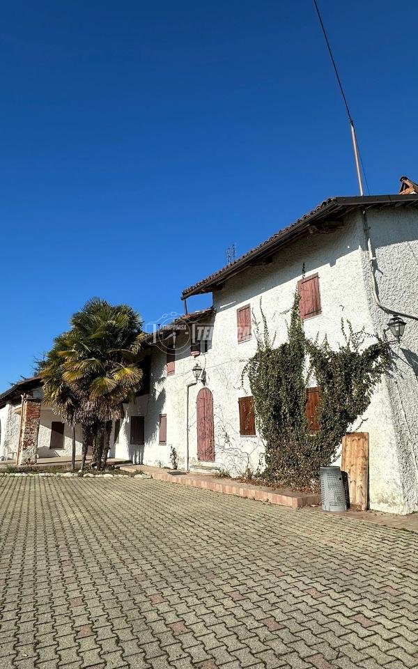 negozio in vendita a Cherasco in zona Cappellazzo