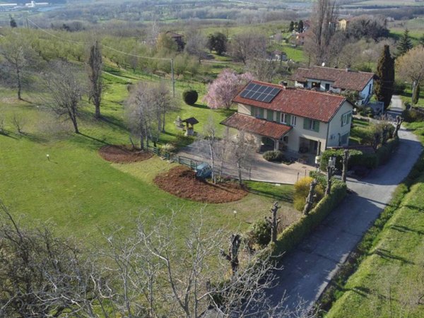 casa indipendente in vendita a Cherasco