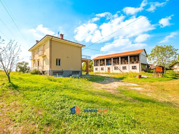casa indipendente in vendita a Cherasco