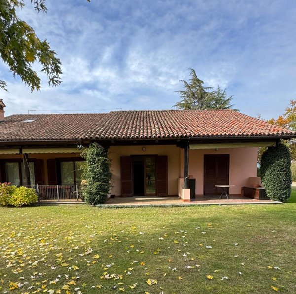 casa indipendente in vendita a Cherasco