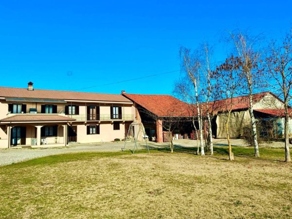 casa indipendente in vendita a Cherasco
