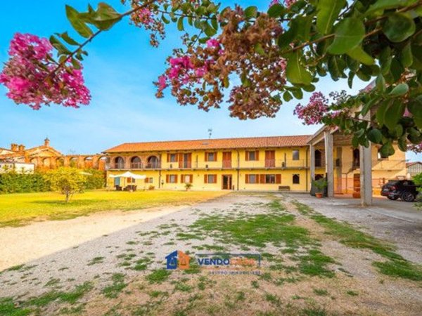 casa indipendente in vendita a Cherasco