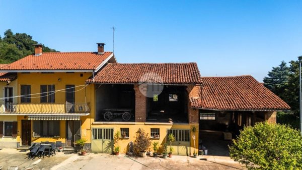 casa semindipendente in vendita a Cherasco in zona Cappellazzo