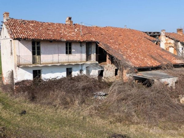 casale in vendita a Cherasco in zona San Giovanni