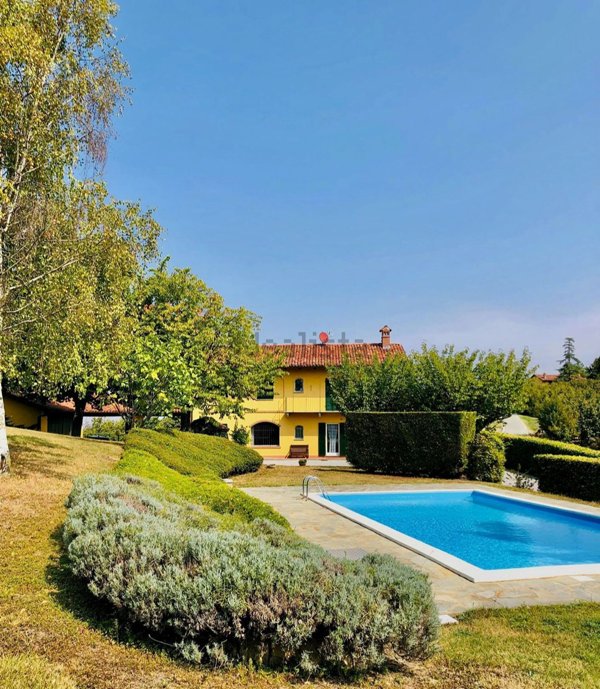 casa indipendente in vendita a Cherasco in zona San Bartolomeo