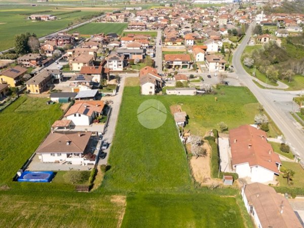terreno edificabile in vendita a Cherasco