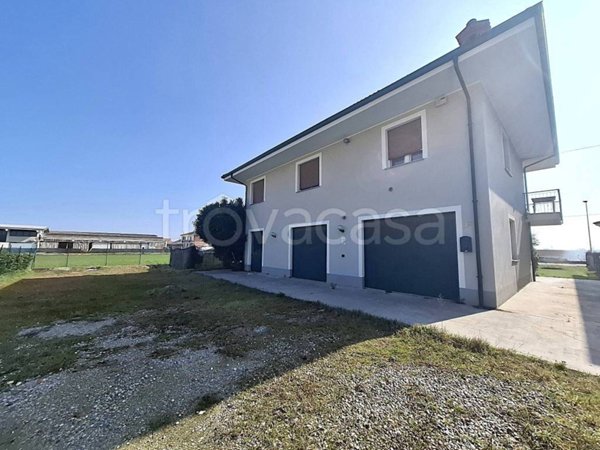 casa indipendente in vendita a Cherasco in zona Roreto