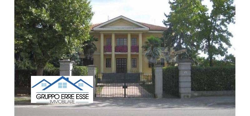 casa indipendente in vendita a Cherasco