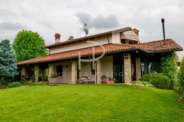 casa indipendente in vendita a Cherasco