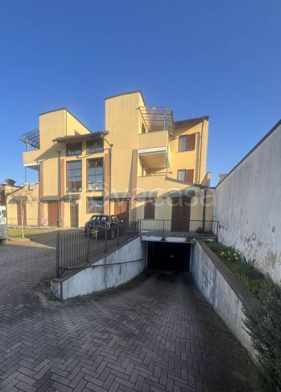 appartamento in vendita a Cherasco in zona Roreto