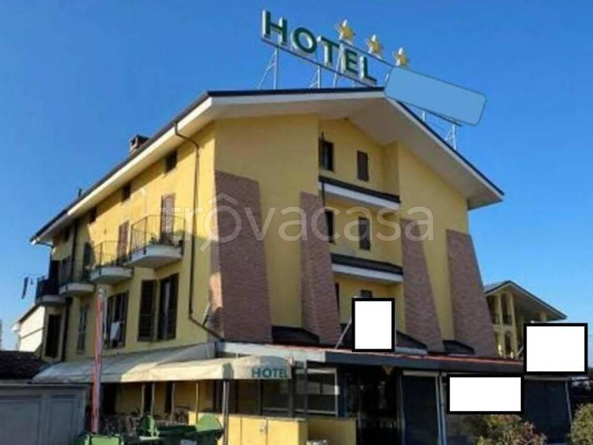 negozio in vendita a Cherasco in zona Roreto