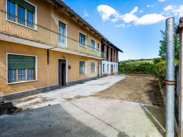 casa semindipendente in vendita a Cherasco