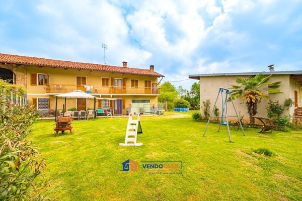 casa indipendente in vendita a Cherasco in zona San Giovanni