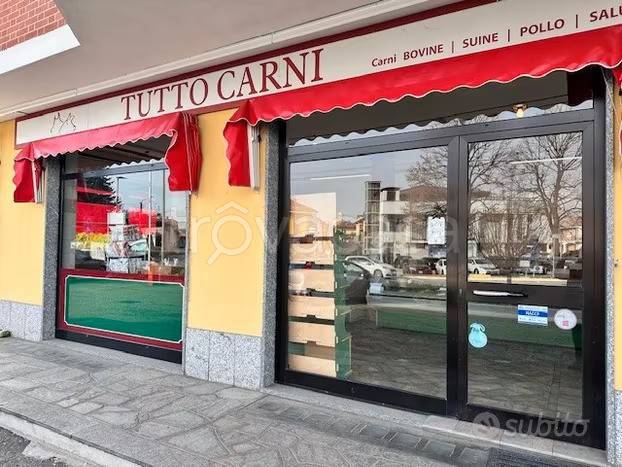 negozio in vendita a Cherasco in zona Roreto