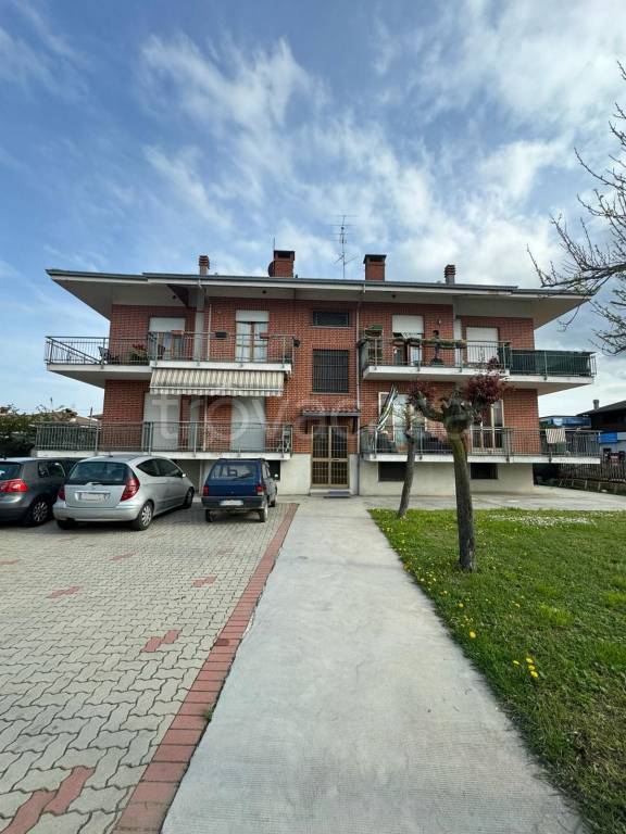 appartamento in vendita a Cherasco in zona Roreto