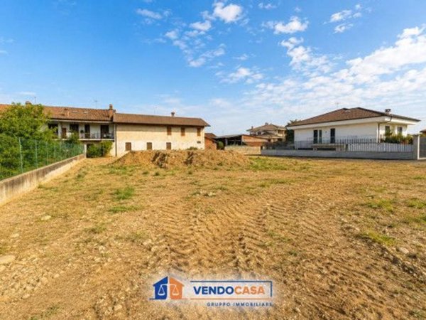 negozio in vendita a Cherasco in zona Roreto