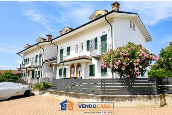 casa indipendente in vendita a Cherasco in zona Roreto