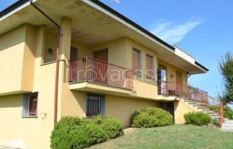 casa indipendente in vendita a Cherasco