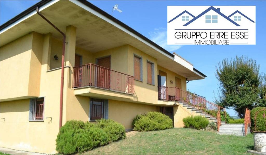 casa indipendente in vendita a Cherasco
