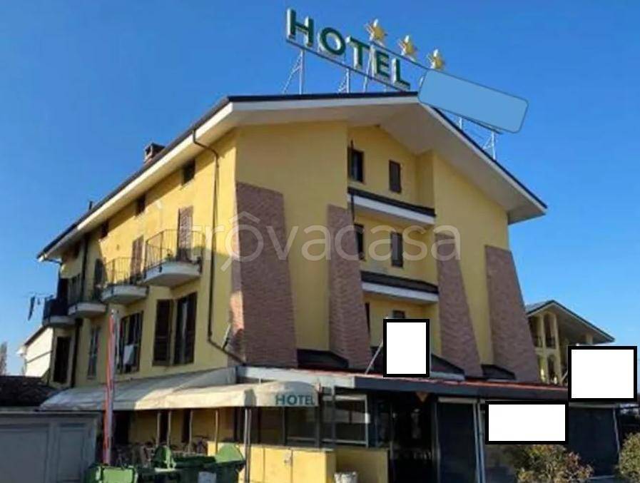 negozio in vendita a Cherasco in zona Roreto