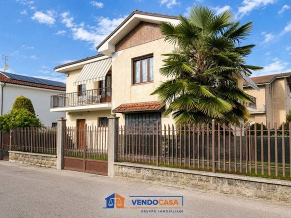 casa indipendente in vendita a Cherasco