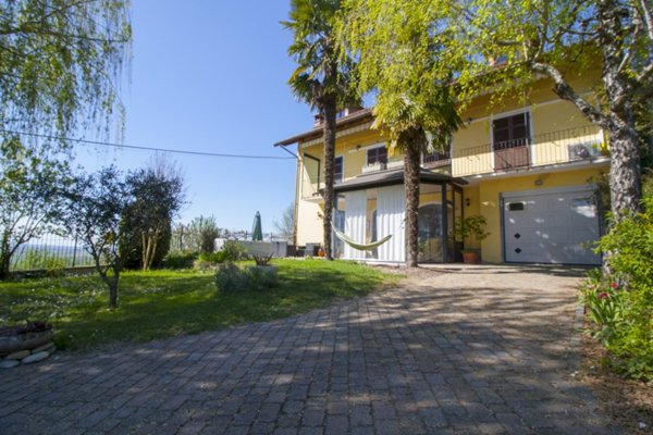 casa indipendente in vendita a Cherasco in zona San Bartolomeo