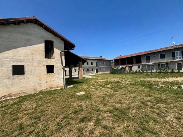 casale in vendita a Cherasco