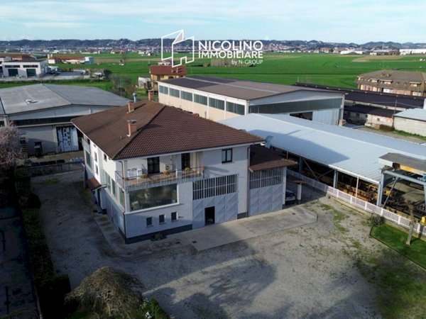 casa indipendente in vendita a Cherasco in zona Roreto