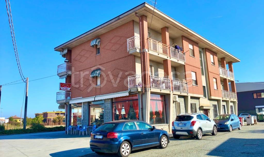 appartamento in vendita a Cherasco in zona Roreto