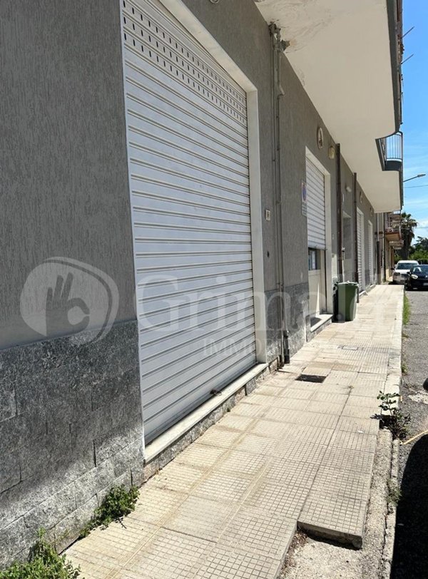 negozio in vendita a Montecorvino Pugliano in zona Bivio Pratole