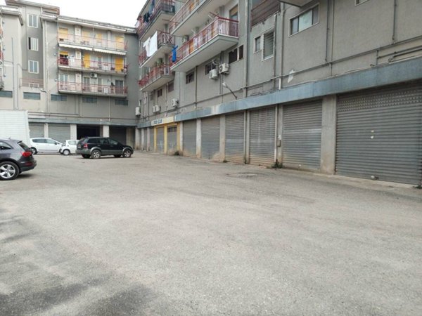 locale commerciale in vendita a Montecorvino Pugliano in zona Bivio Pratole