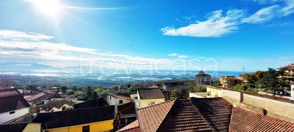appartamento in vendita a Montecorvino Pugliano in zona Santa Tecla