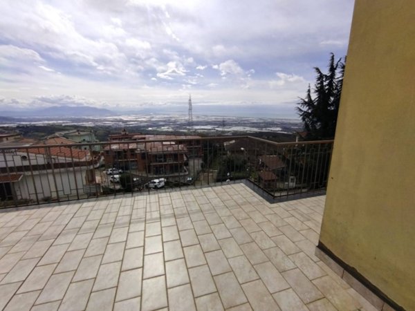 appartamento in vendita a Montecorvino Pugliano in zona Santa Tecla
