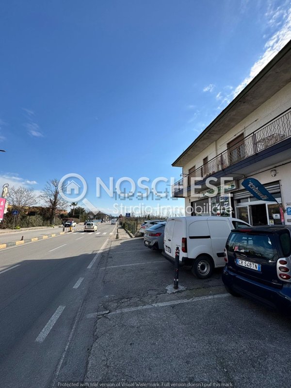 locale commerciale in vendita a Montecorvino Pugliano in zona Pagliarone