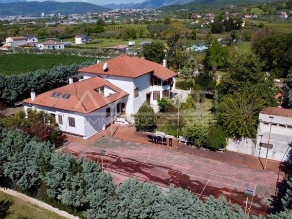 villa in vendita a Montecorvino Pugliano