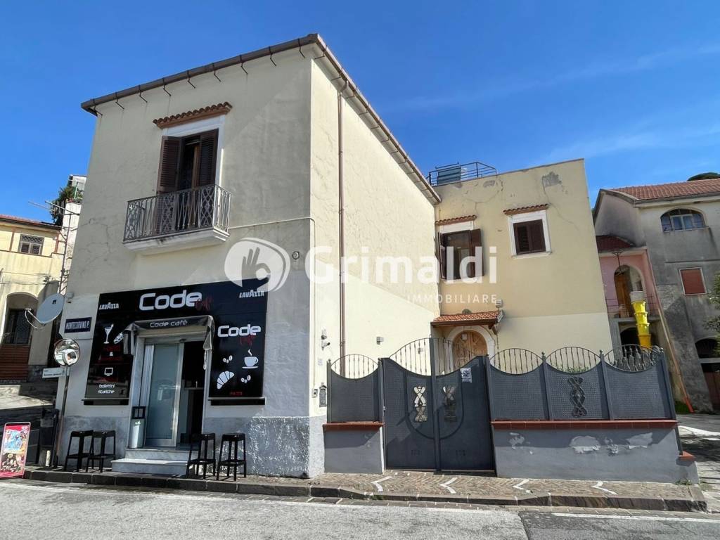 casa indipendente in vendita a Montecorvino Pugliano in zona Santa Tecla