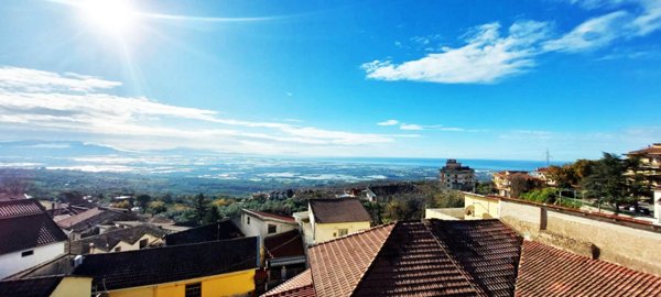 casa indipendente in vendita a Montecorvino Pugliano in zona Santa Tecla
