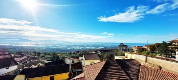 casa indipendente in vendita a Montecorvino Pugliano in zona Santa Tecla