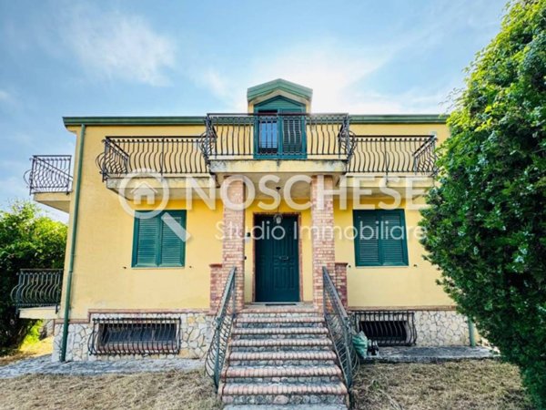 appartamento in vendita a Montecorvino Pugliano in zona Santa Tecla