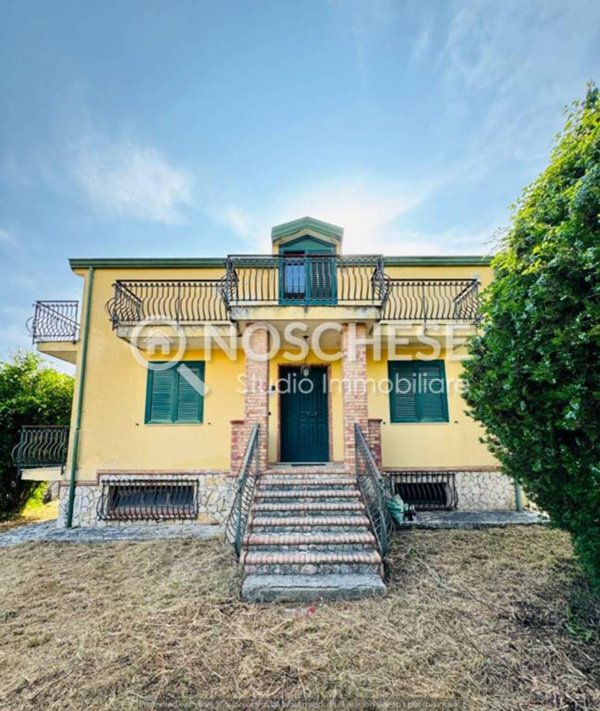 appartamento in vendita a Montecorvino Pugliano in zona Santa Tecla