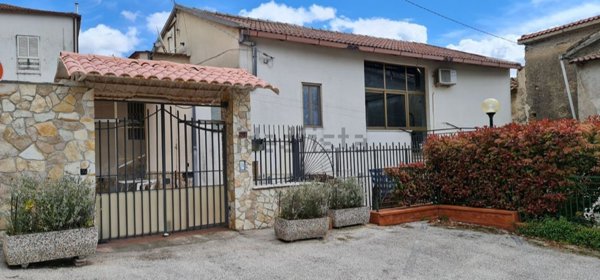 quadrivano in vendita a Montecorvino Pugliano in zona Santa Tecla