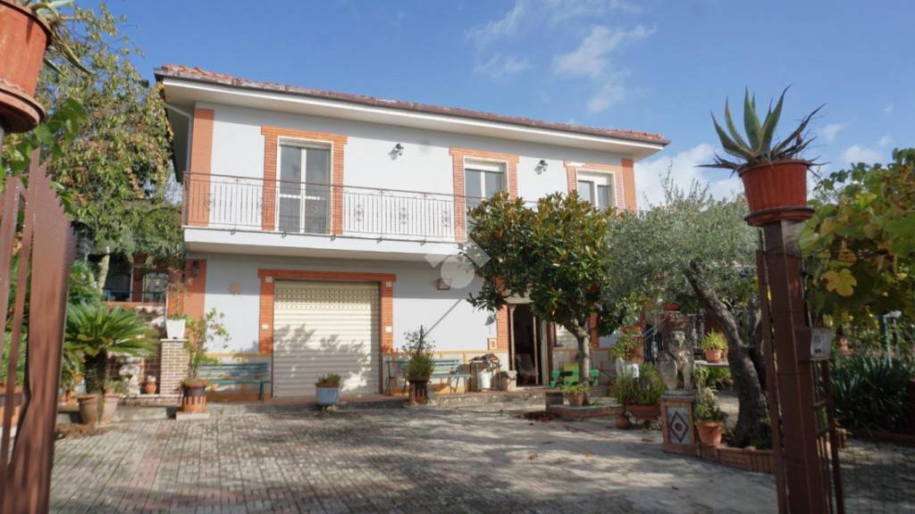 casa indipendente in vendita a Montecorvino Pugliano in zona Pugliano